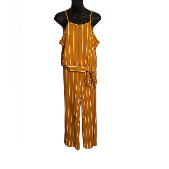 Lark + Grey striped yellow two piece set - Picture 2 of 8